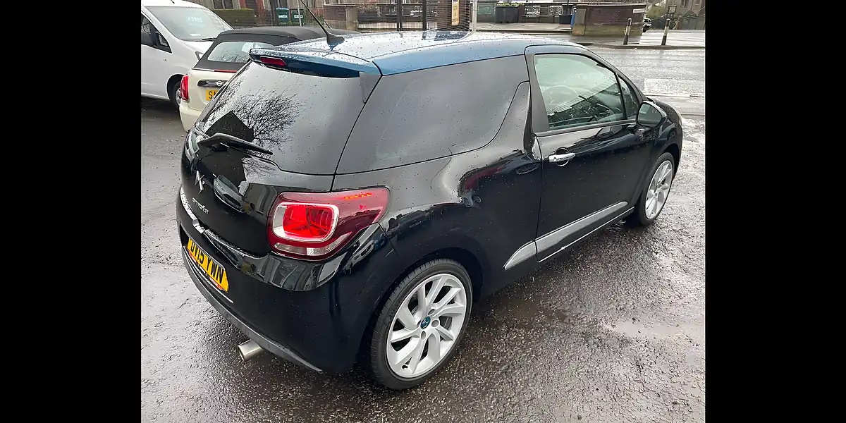 Used 2015 Citroen DS3 Dstyle Plus Black - Interior and Exterior details 4