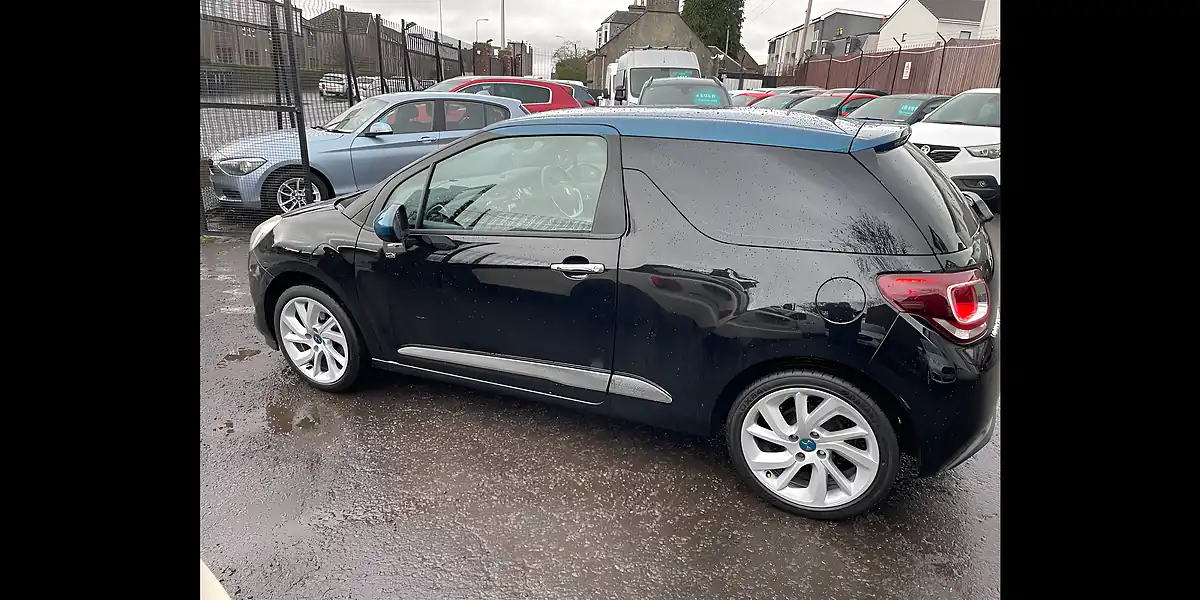 Used 2015 Citroen DS3 Dstyle Plus Black - Interior and Exterior details 7