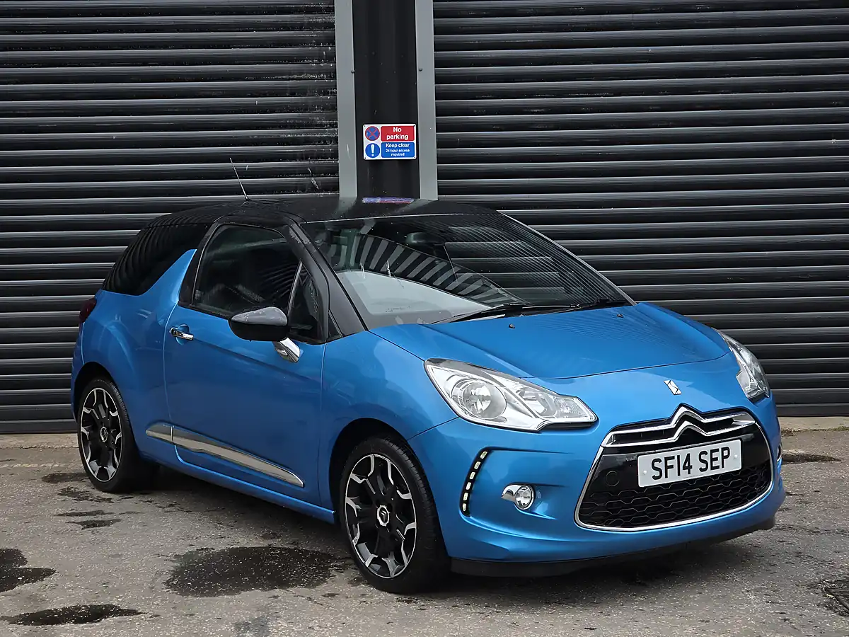 Used 2015 Citroen DS3 Dstyle Plus Blue - Interior and Exterior details 2