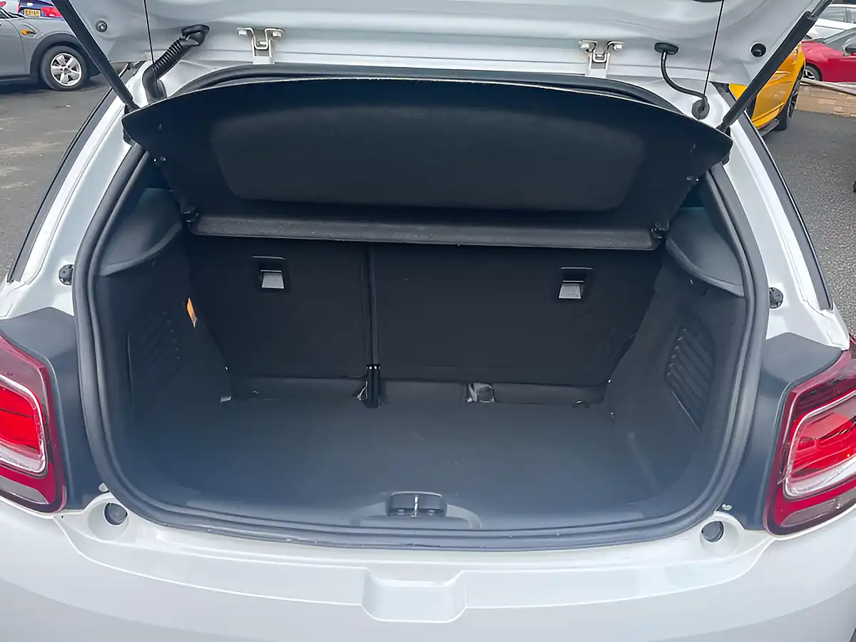 Used 2015 Citroen DS3 Dstyle White - Interior and Exterior details 18