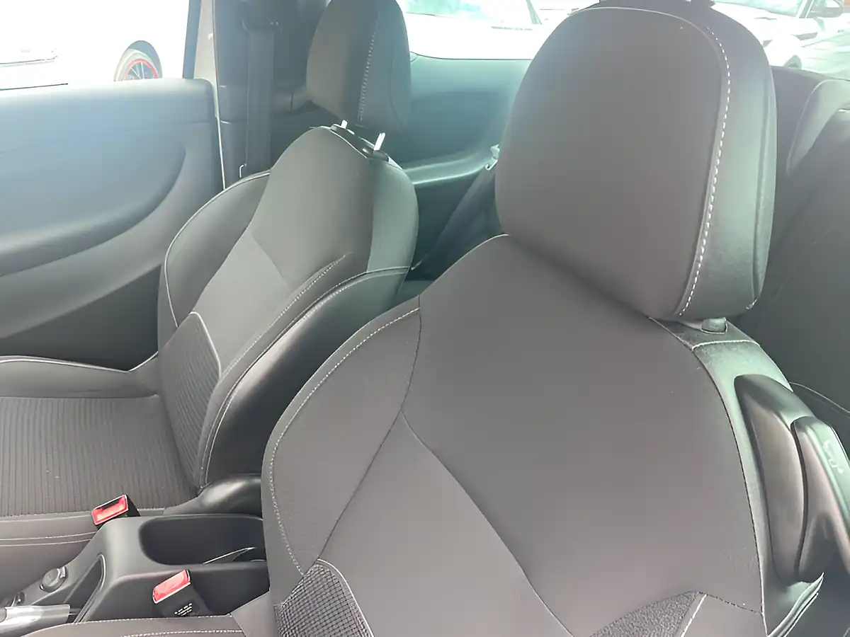 Used 2015 Citroen DS3 Dstyle White - Interior and Exterior details 19