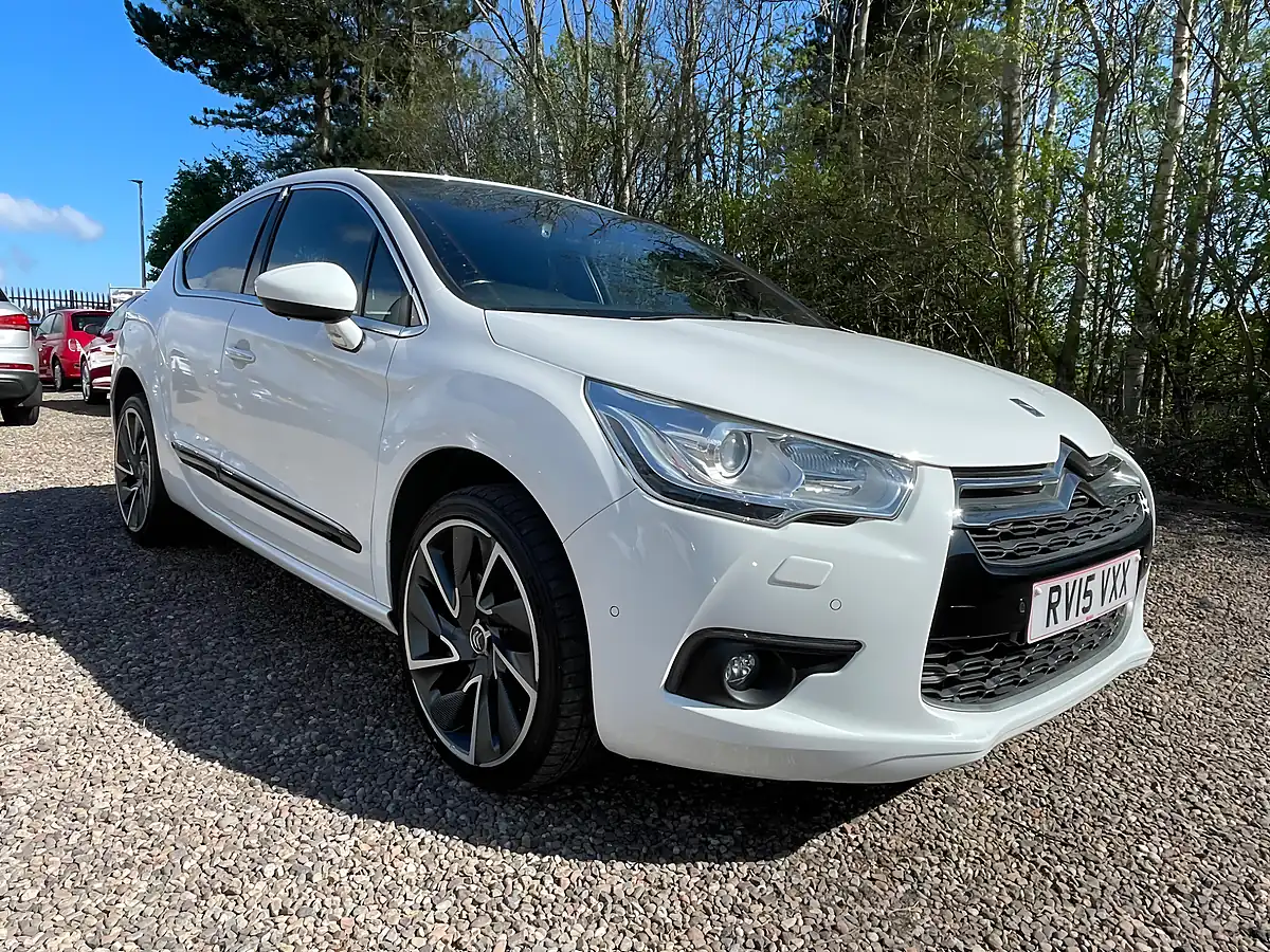 Used 2015 Citroen DS4 Dsport White - Front View
