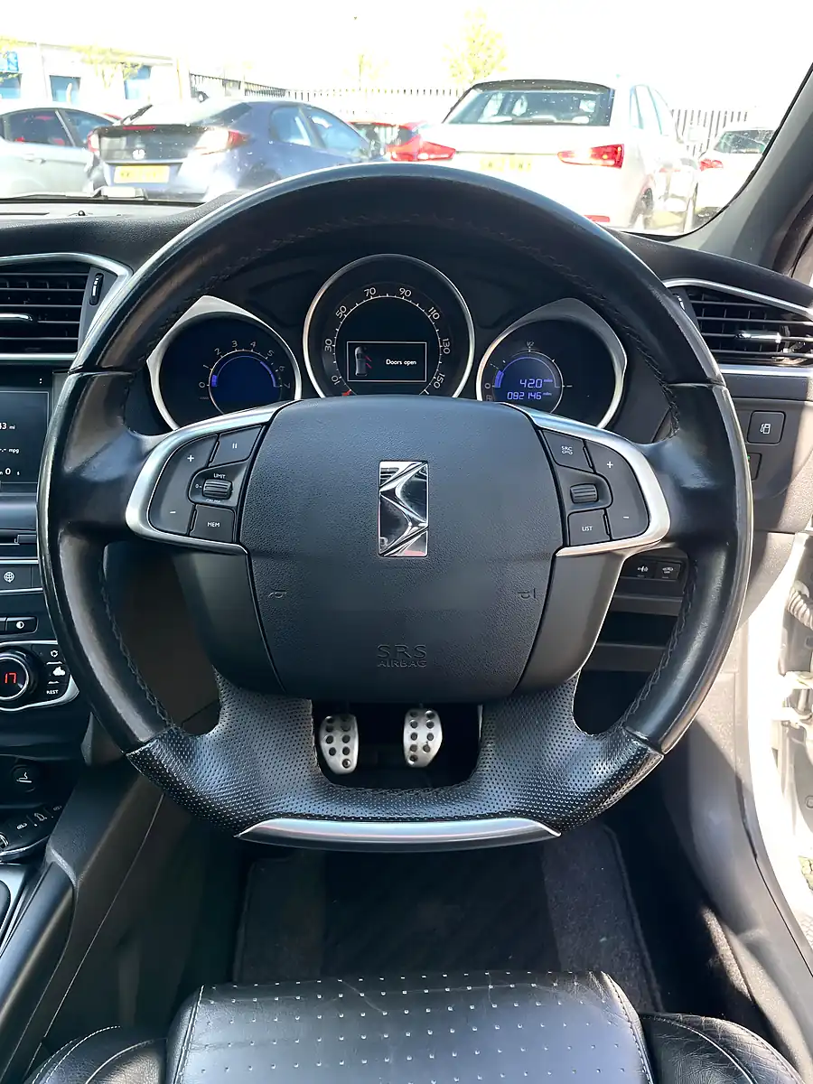 Used 2015 Citroen DS4 Dsport White - Interior and Exterior details 15