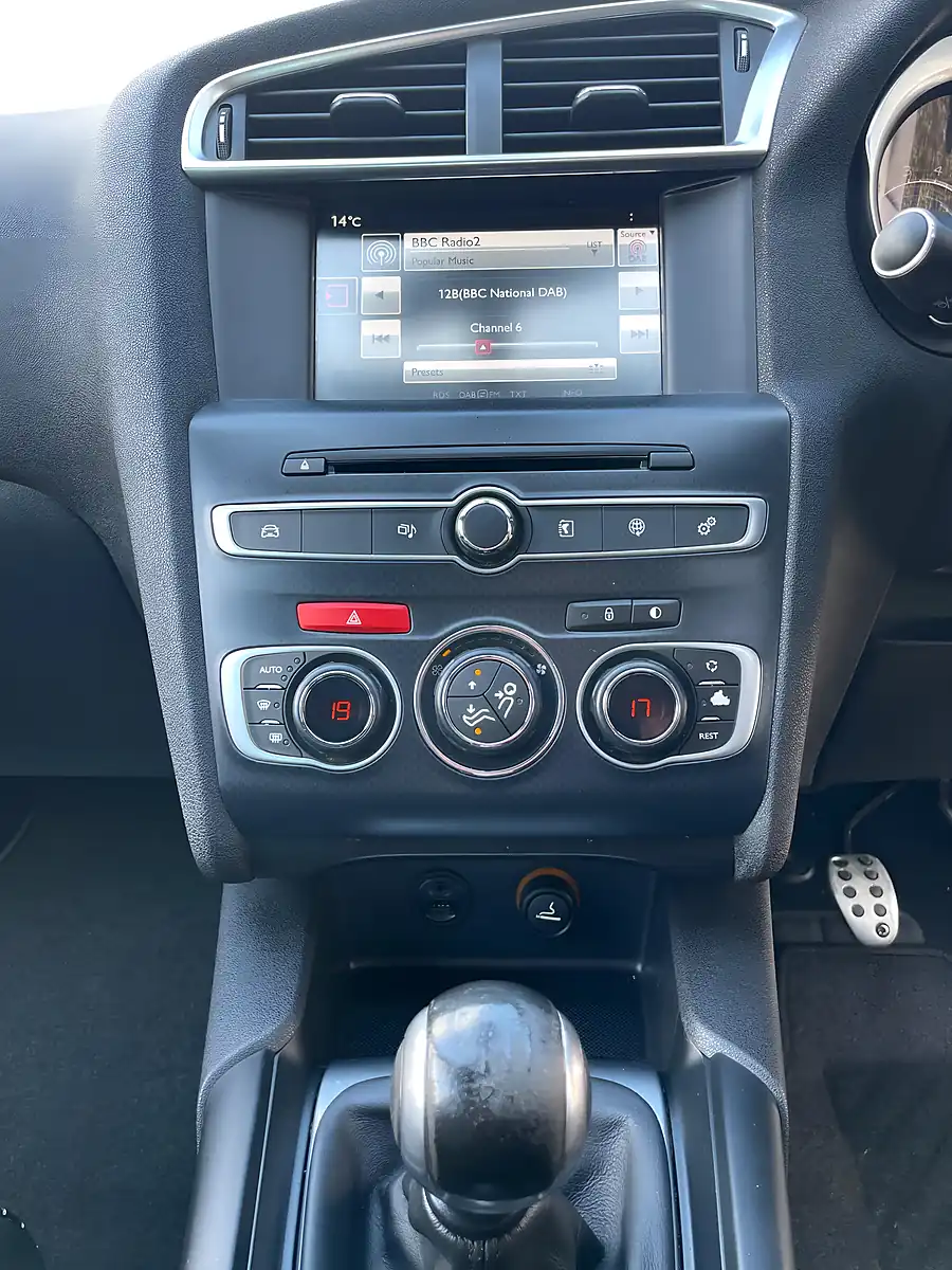 Used 2015 Citroen DS4 Dsport White - Interior and Exterior details 19