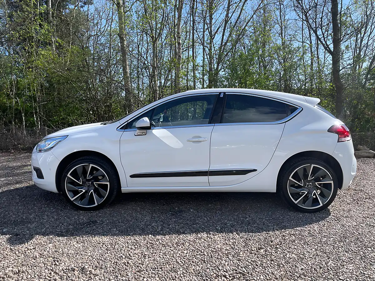 Used 2015 Citroen DS4 Dsport White - Interior and Exterior details 6