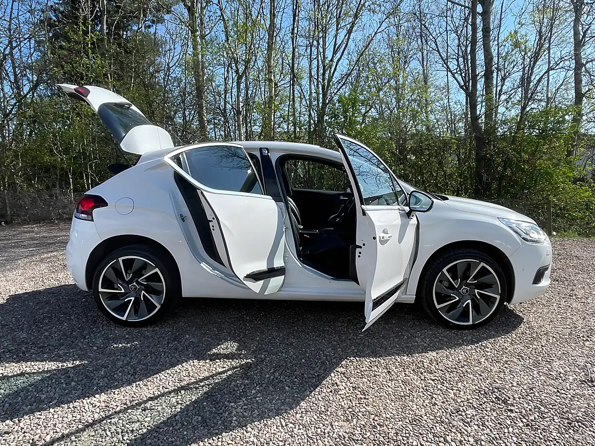 Used 2015 Citroen DS4 Dsport White - Interior and Exterior details 7