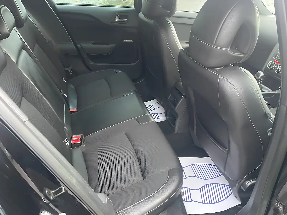 Used 2015 Citroen DS4 Dstyle Black - Interior and Exterior details 12