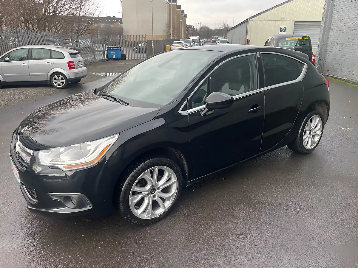 Used 2015 Citroen DS4 Dstyle Black - Interior and Exterior details 3