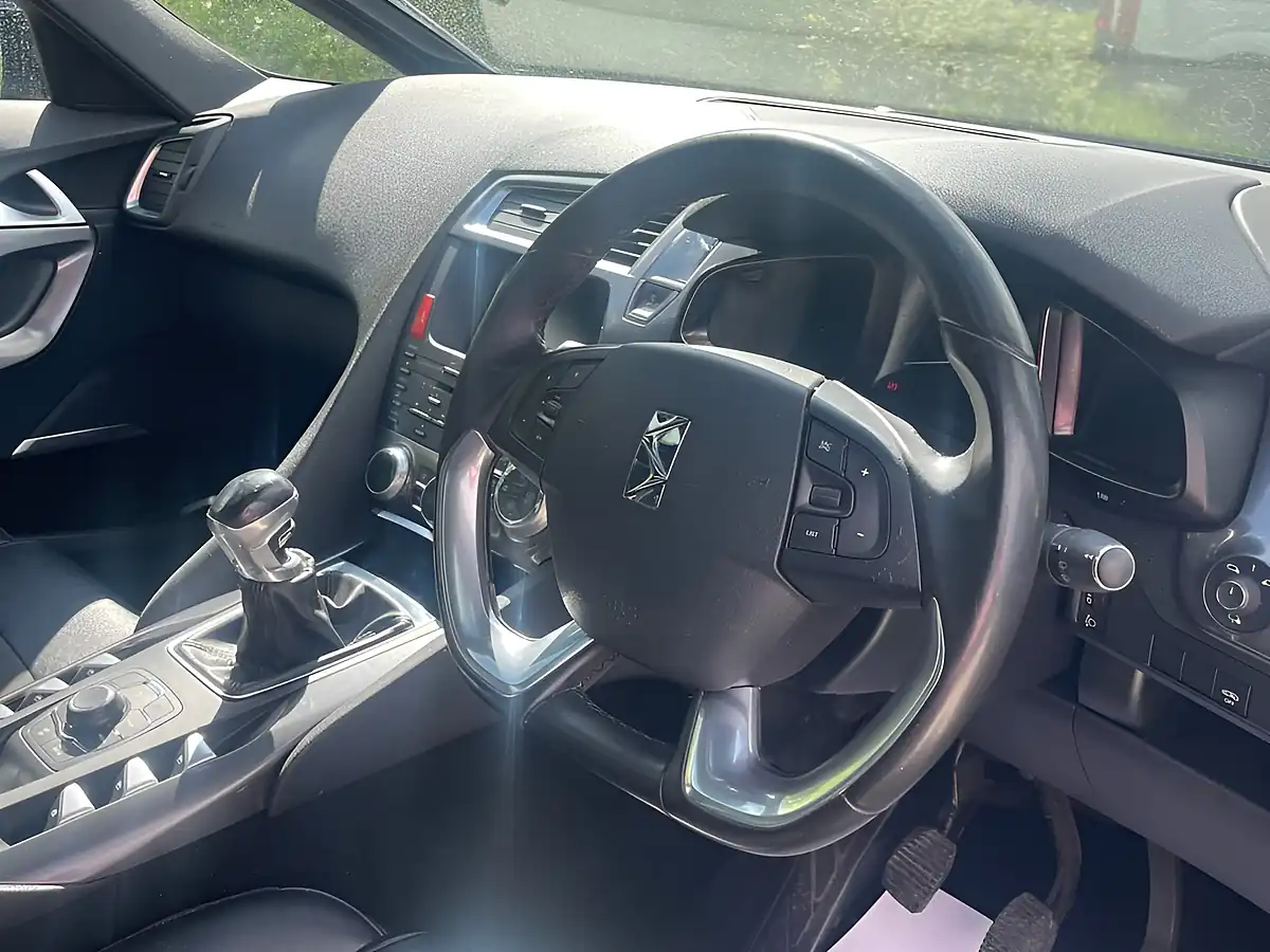 Used 2015 Citroen DS5 Dstyle Black - Interior and Exterior details 4