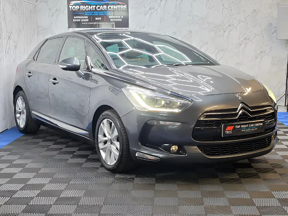Used 2015 Citroen DS5 Dstyle Grey - Front View