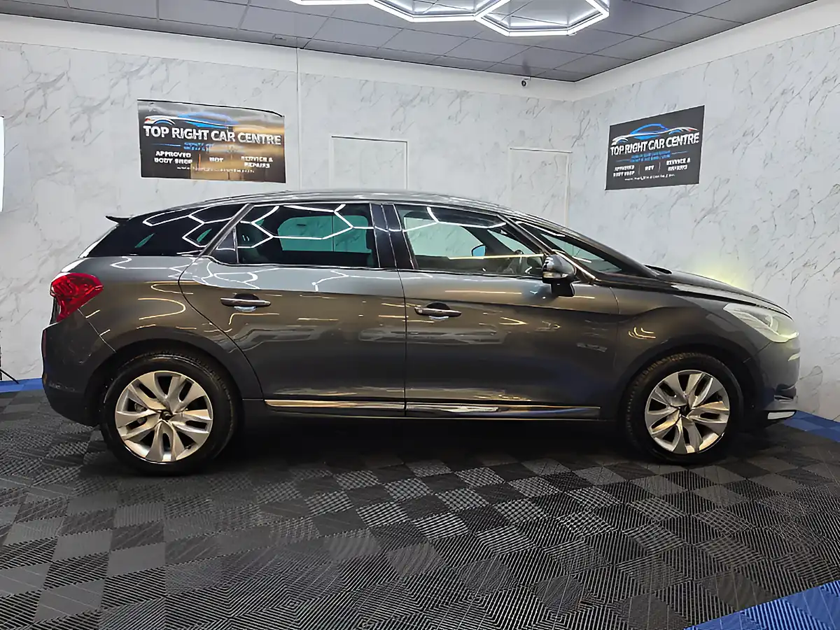 Used 2015 Citroen DS5 Dstyle Grey - Interior and Exterior details 10