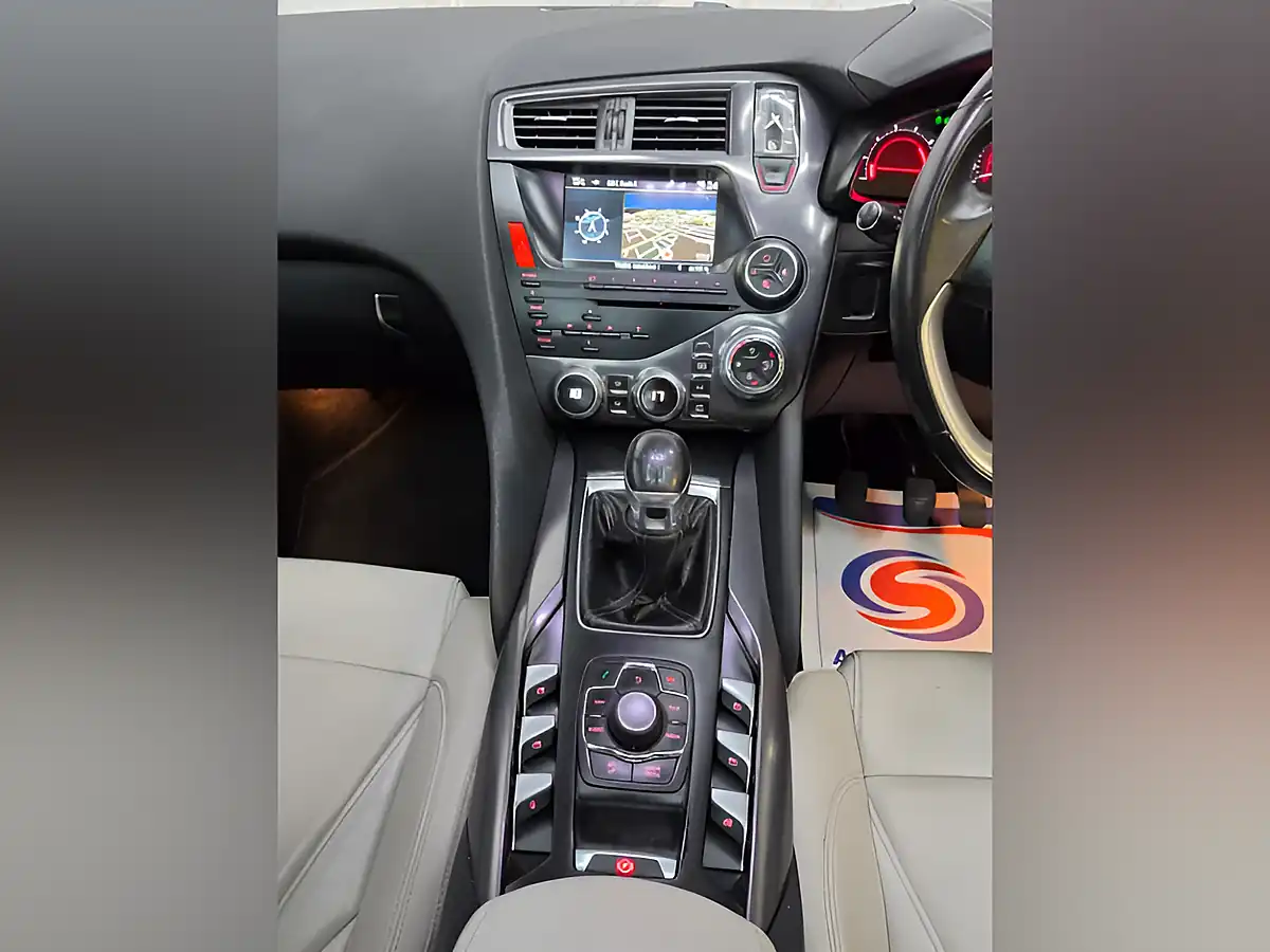 Used 2015 Citroen DS5 Dstyle Grey - Interior and Exterior details 15