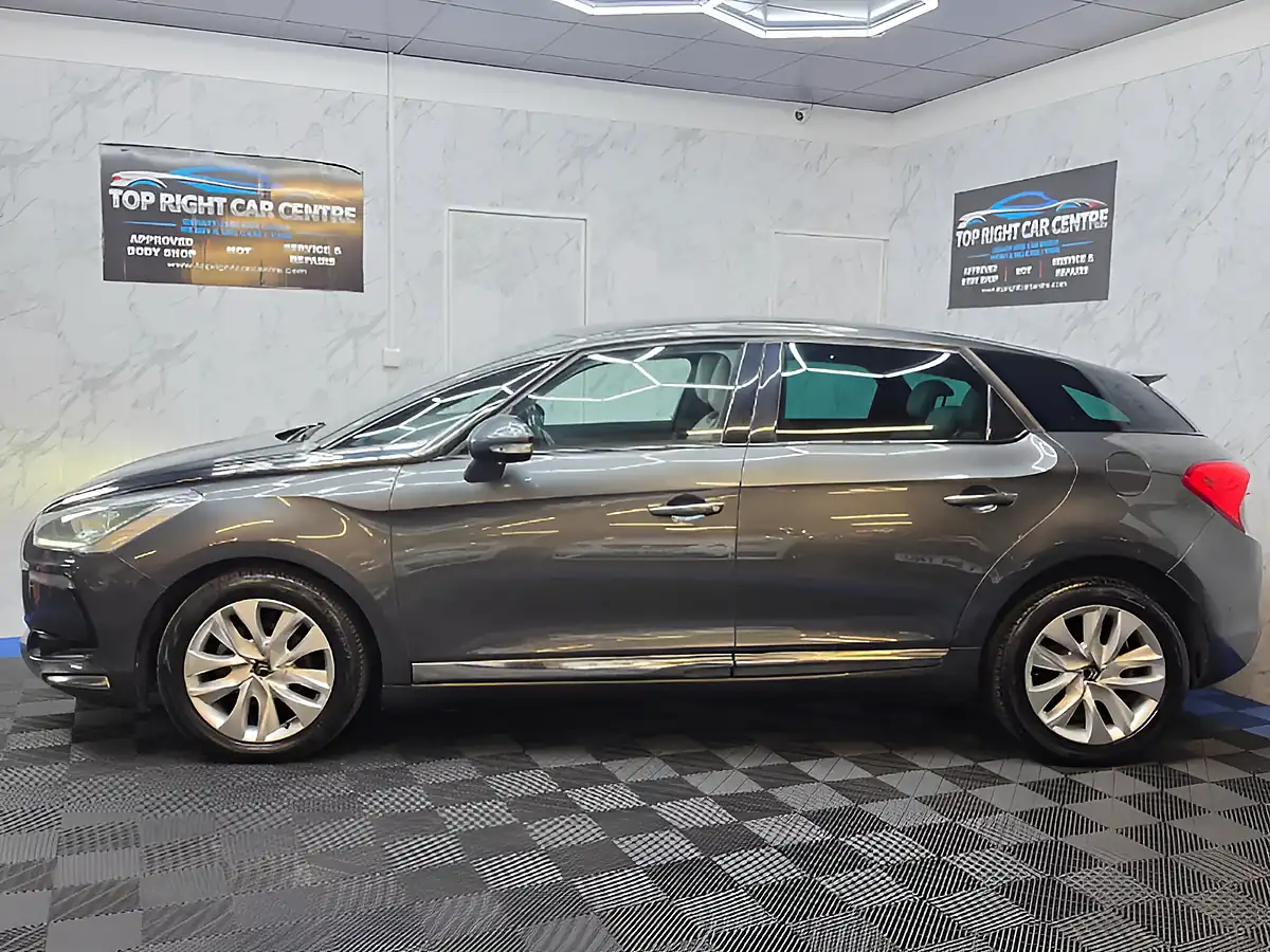Used 2015 Citroen DS5 Dstyle Grey - Interior and Exterior details 8