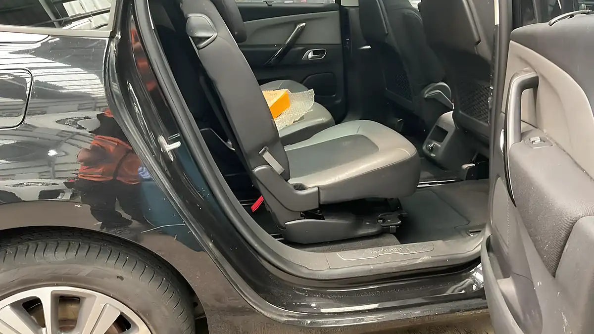 Used 2015 Citroen Grand C4 Picasso Exclusive+ Black - Interior and Exterior details 10