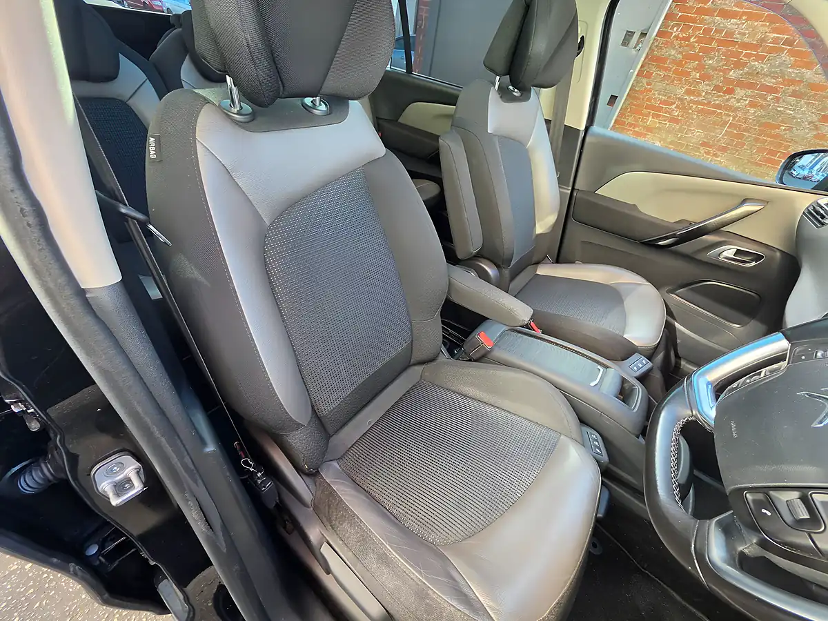 Used 2015 Citroen Grand C4 Picasso Exclusive+ Black - Interior and Exterior details 9