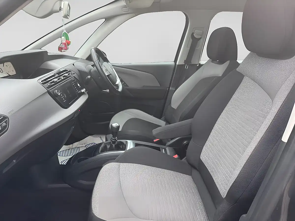 Used 2015 Citroen Grand C4 Picasso Selection Grey - Interior and Exterior details 10