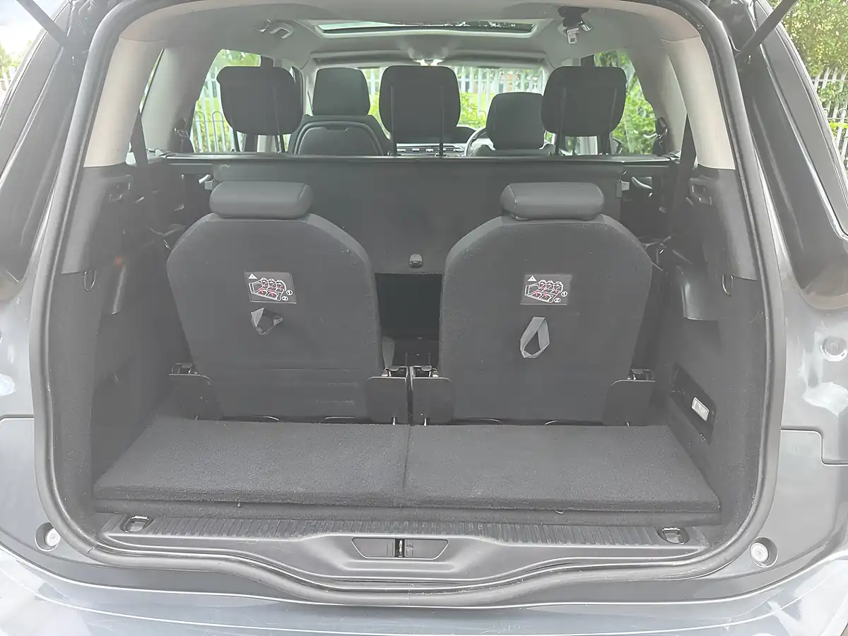 Used 2015 Citroen Grand C4 Picasso Selection Grey - Interior and Exterior details 17