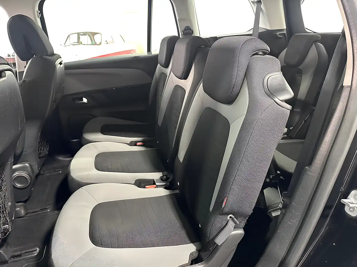 Used 2015 Citroen Grand C4 Picasso Vtr+ Black - Interior and Exterior details 10
