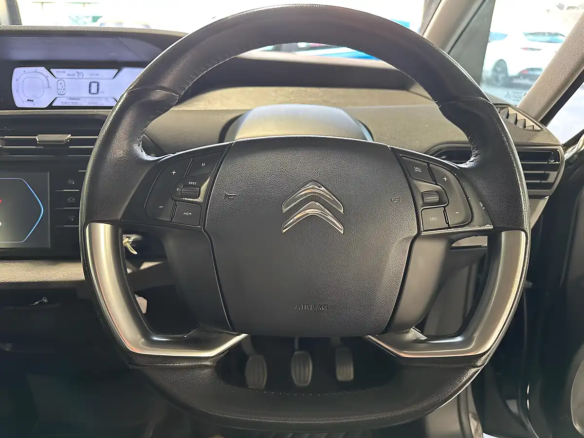 Used 2015 Citroen Grand C4 Picasso Vtr+ Black - Interior and Exterior details 12