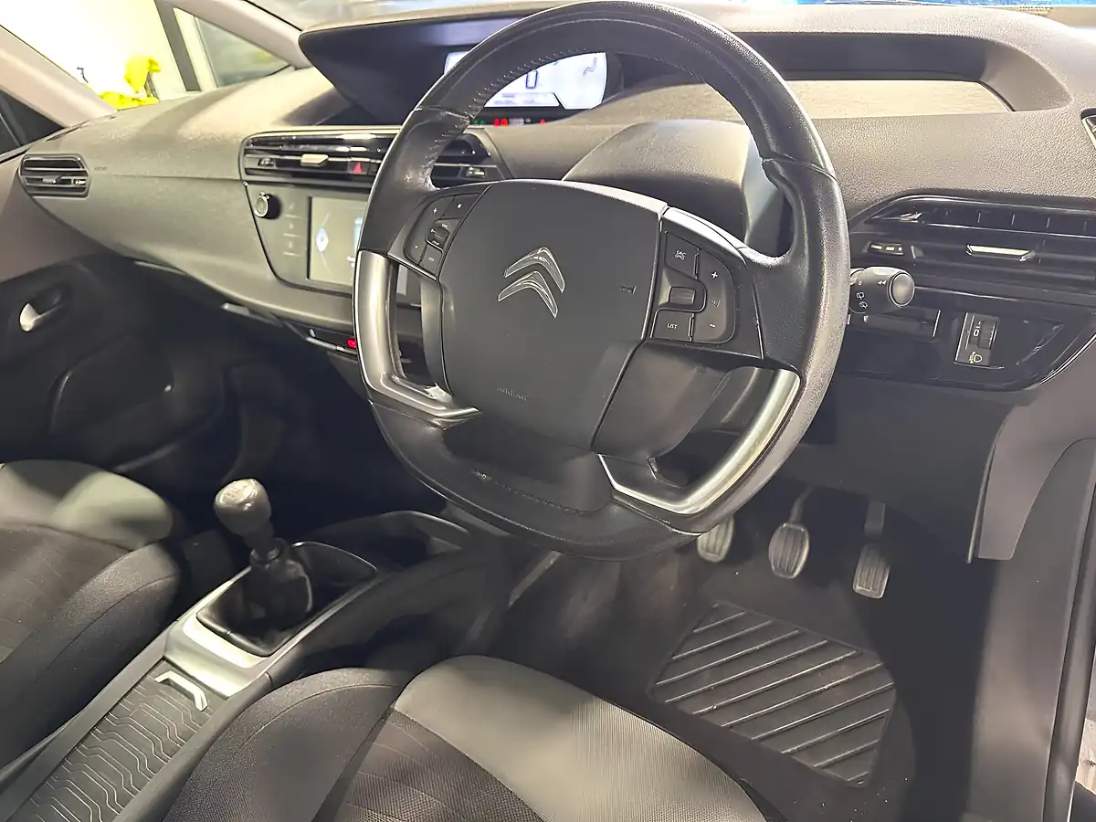 Used 2015 Citroen Grand C4 Picasso Vtr+ Black - Interior and Exterior details 9