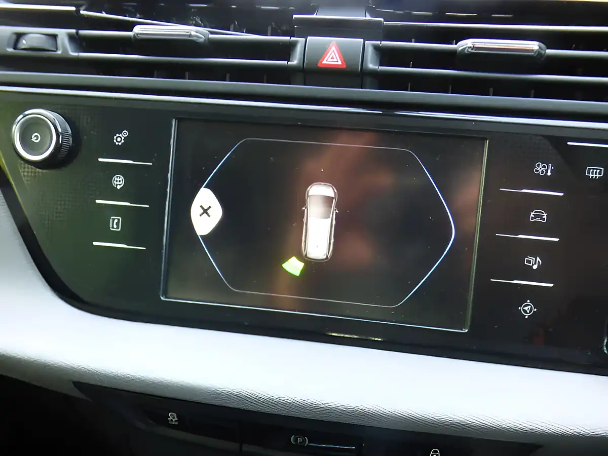 Used 2015 Citroen Grand C4 Picasso Vtr+ Black - Interior and Exterior details 12