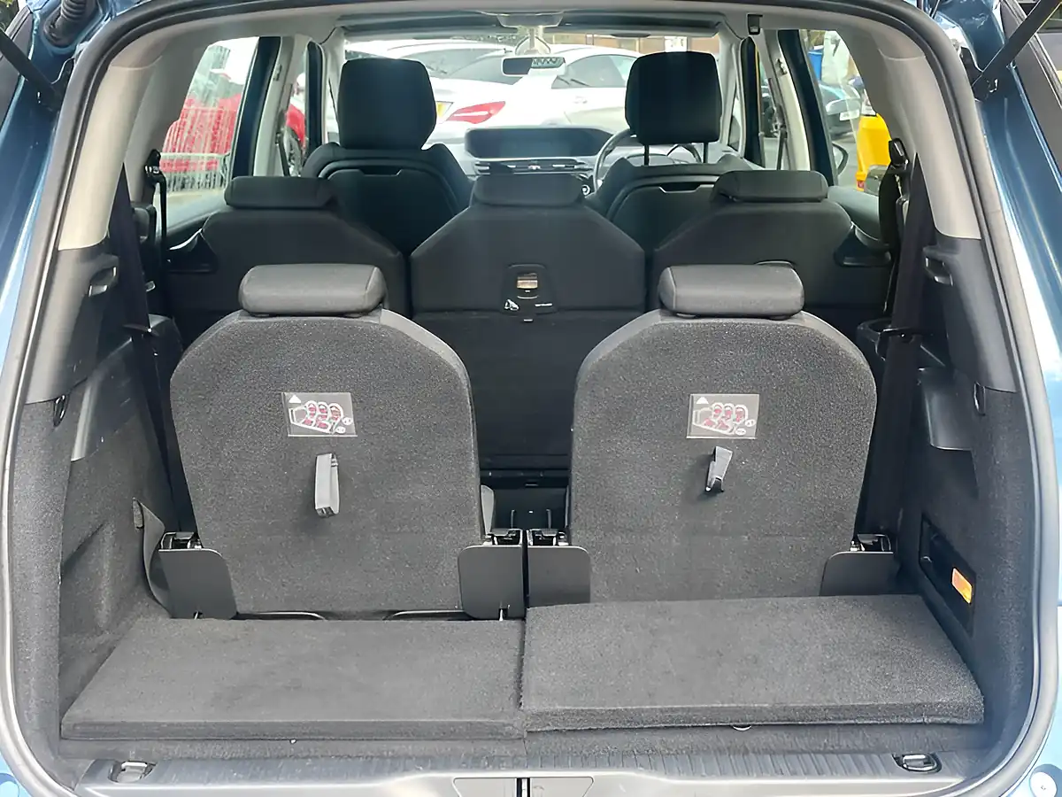 Used 2015 Citroen Grand C4 Picasso Vtr+ Blue - Interior and Exterior details 14