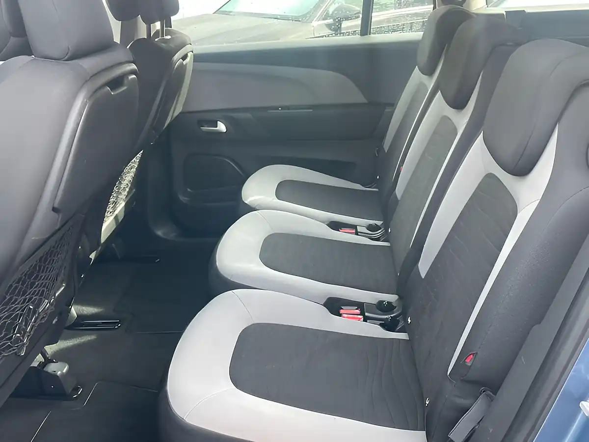 Used 2015 Citroen Grand C4 Picasso Vtr+ Blue - Interior and Exterior details 15