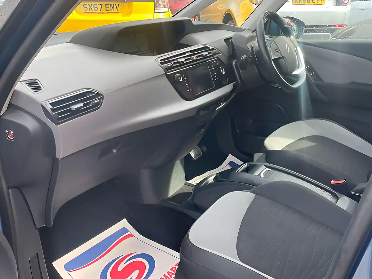 Used 2015 Citroen Grand C4 Picasso Vtr+ Blue - Interior and Exterior details 16