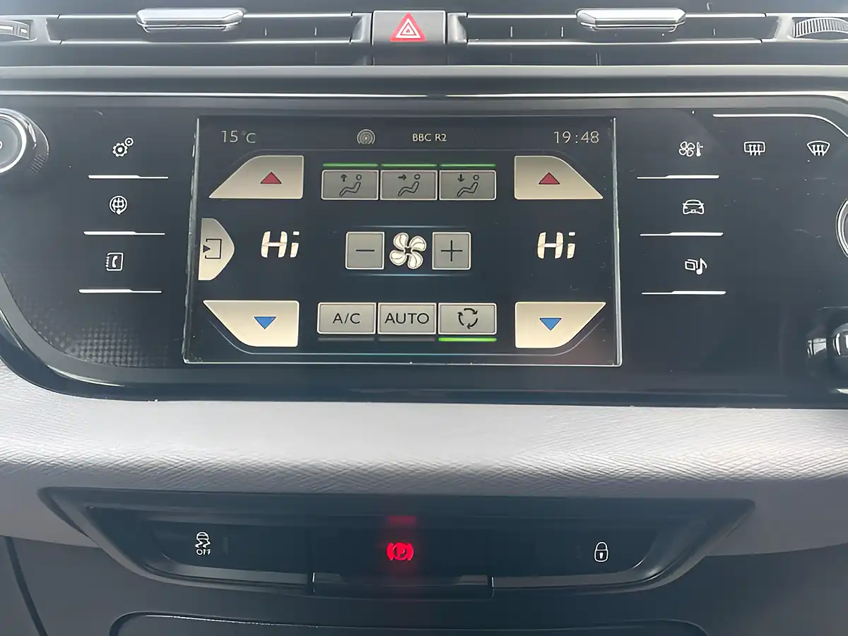 Used 2015 Citroen Grand C4 Picasso Vtr+ Blue - Interior and Exterior details 17