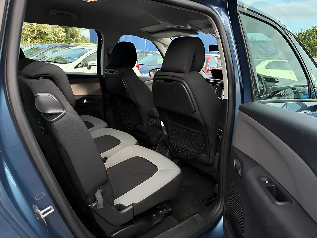 Used 2015 Citroen Grand C4 Picasso Vtr+ Blue - Interior and Exterior details 12