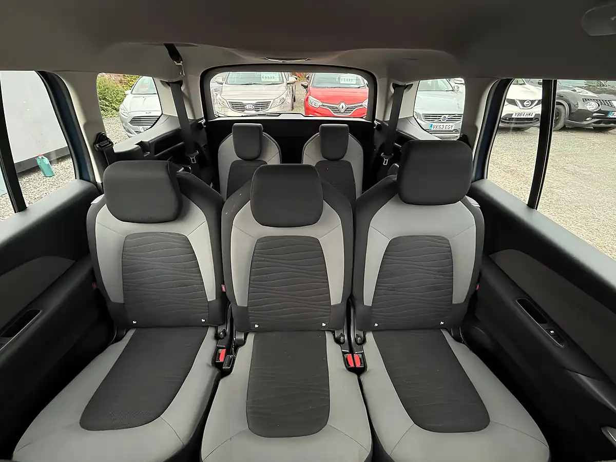 Used 2015 Citroen Grand C4 Picasso Vtr+ Blue - Interior and Exterior details 13