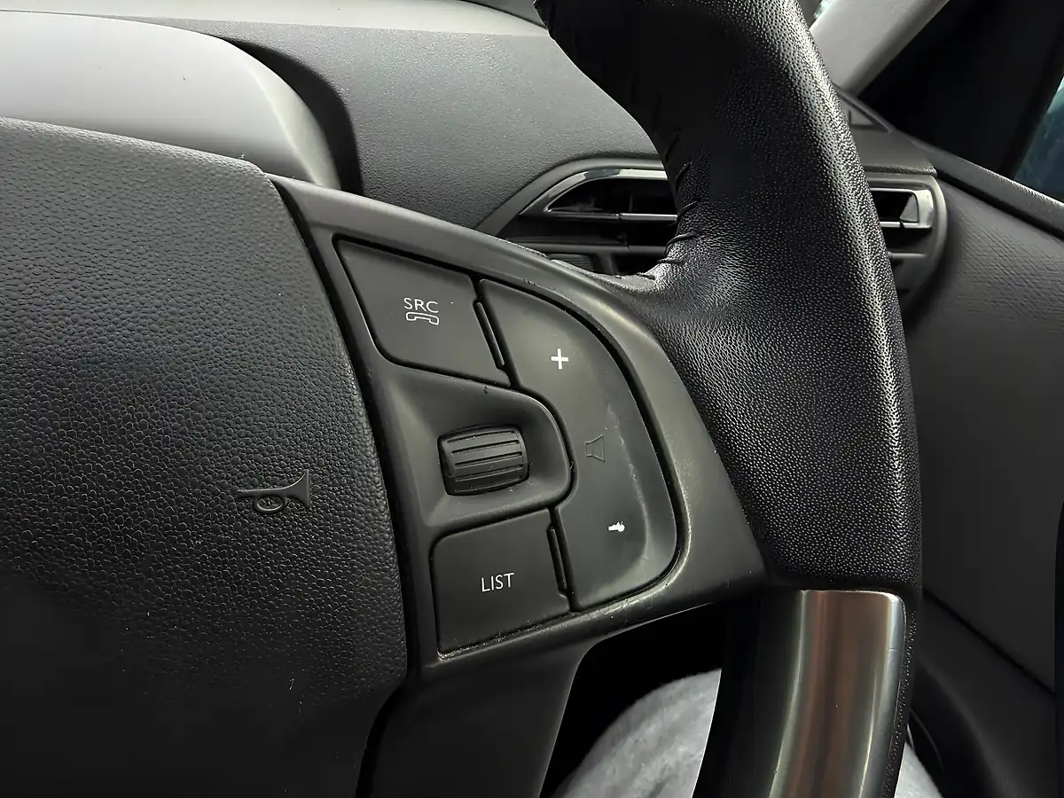 Used 2015 Citroen Grand C4 Picasso Vtr+ Blue - Interior and Exterior details 15
