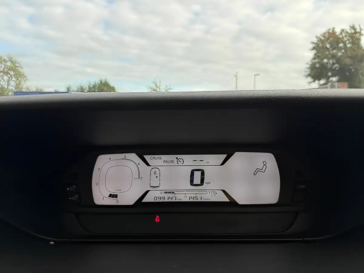 Used 2015 Citroen Grand C4 Picasso Vtr+ Blue - Interior and Exterior details 16