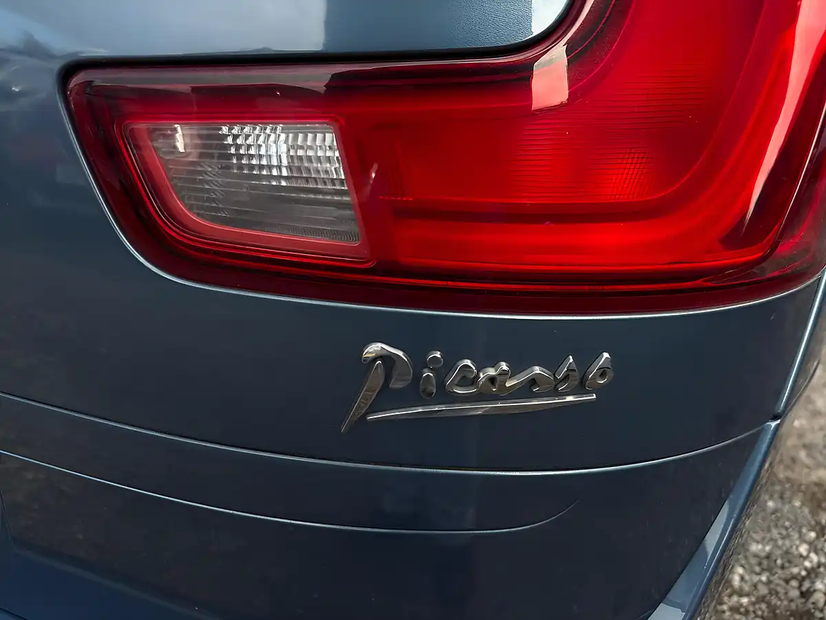 Used 2015 Citroen Grand C4 Picasso Vtr+ Blue - Interior and Exterior details 19