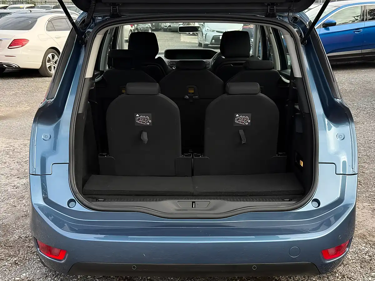 Used 2015 Citroen Grand C4 Picasso Vtr+ Blue - Interior and Exterior details 7