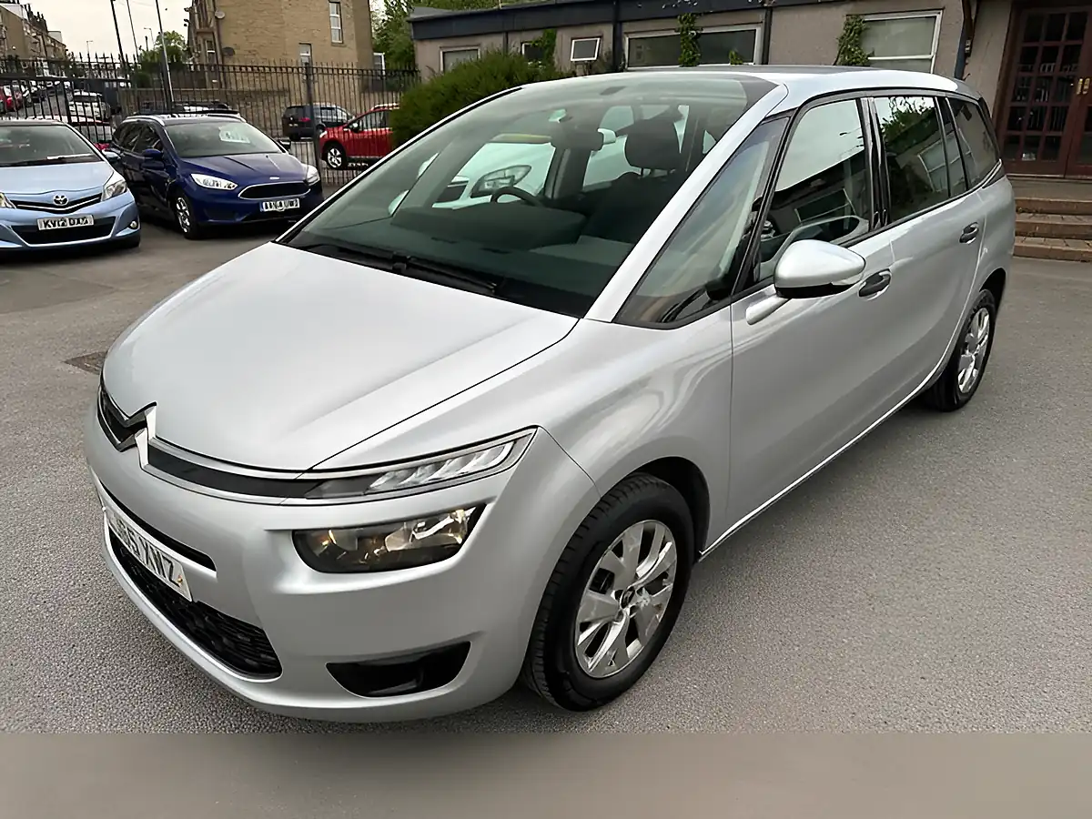 Used 2015 Citroen Grand C4 Picasso Vtr Silver - Interior and Exterior details 14