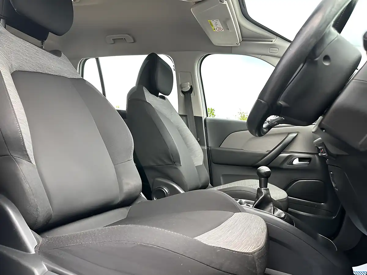 Used 2015 Citroen Grand C4 Picasso Vtr Silver - Interior and Exterior details 19