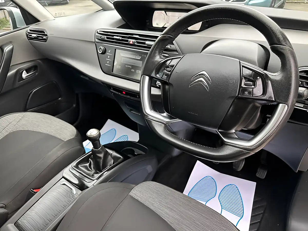 Used 2015 Citroen Grand C4 Picasso Vtr Silver - Interior and Exterior details 2