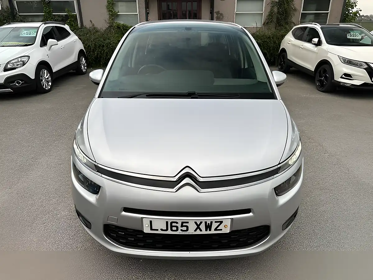 Used 2015 Citroen Grand C4 Picasso Vtr Silver - Interior and Exterior details 4