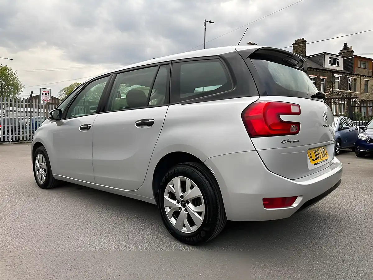Used 2015 Citroen Grand C4 Picasso Vtr Silver - Interior and Exterior details 8