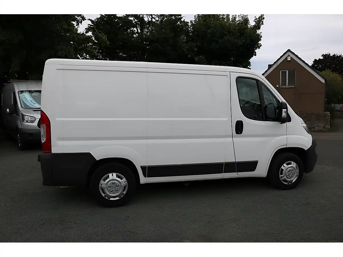Used 2015 Citroen Relay 30 L1h1 White - Interior and Exterior details 10