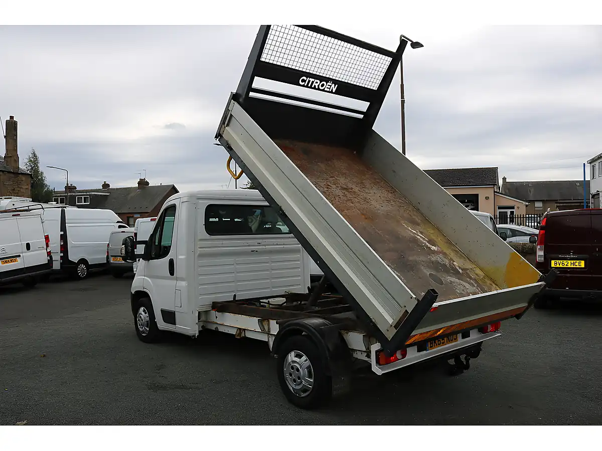 Used 2015 Citroen Relay 35 L2 Tipper White - Interior and Exterior details 13