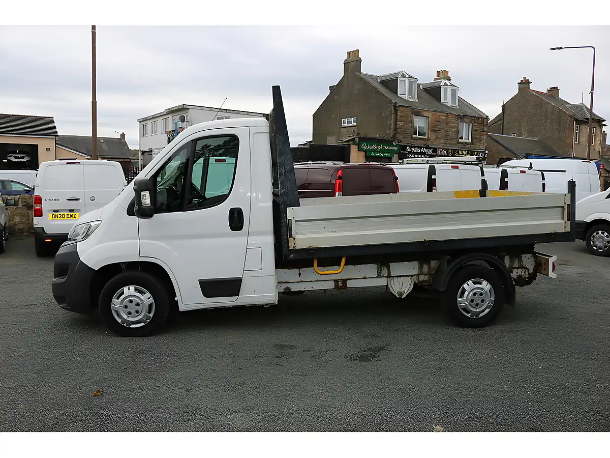 Used 2015 Citroen Relay 35 L2 Tipper White - Interior and Exterior details 4