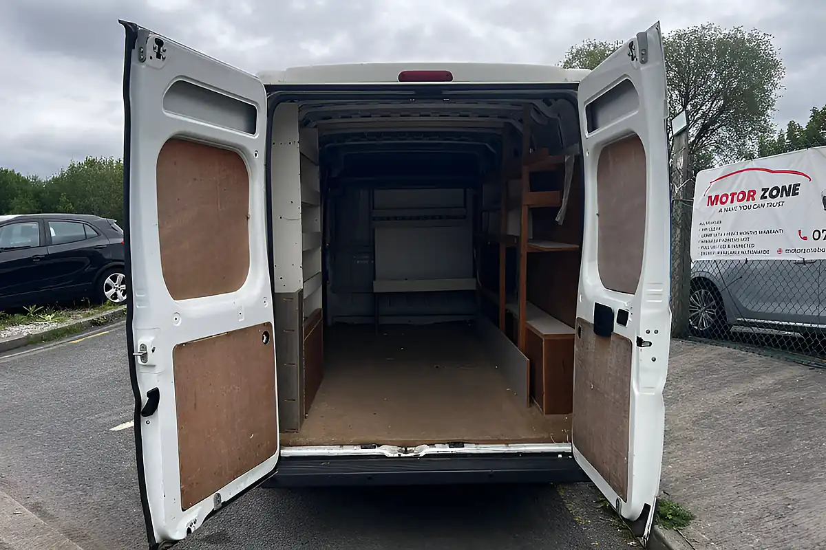 Used 2015 Citroen Relay Enterprise L3 High Roof White - Interior and Exterior details 11