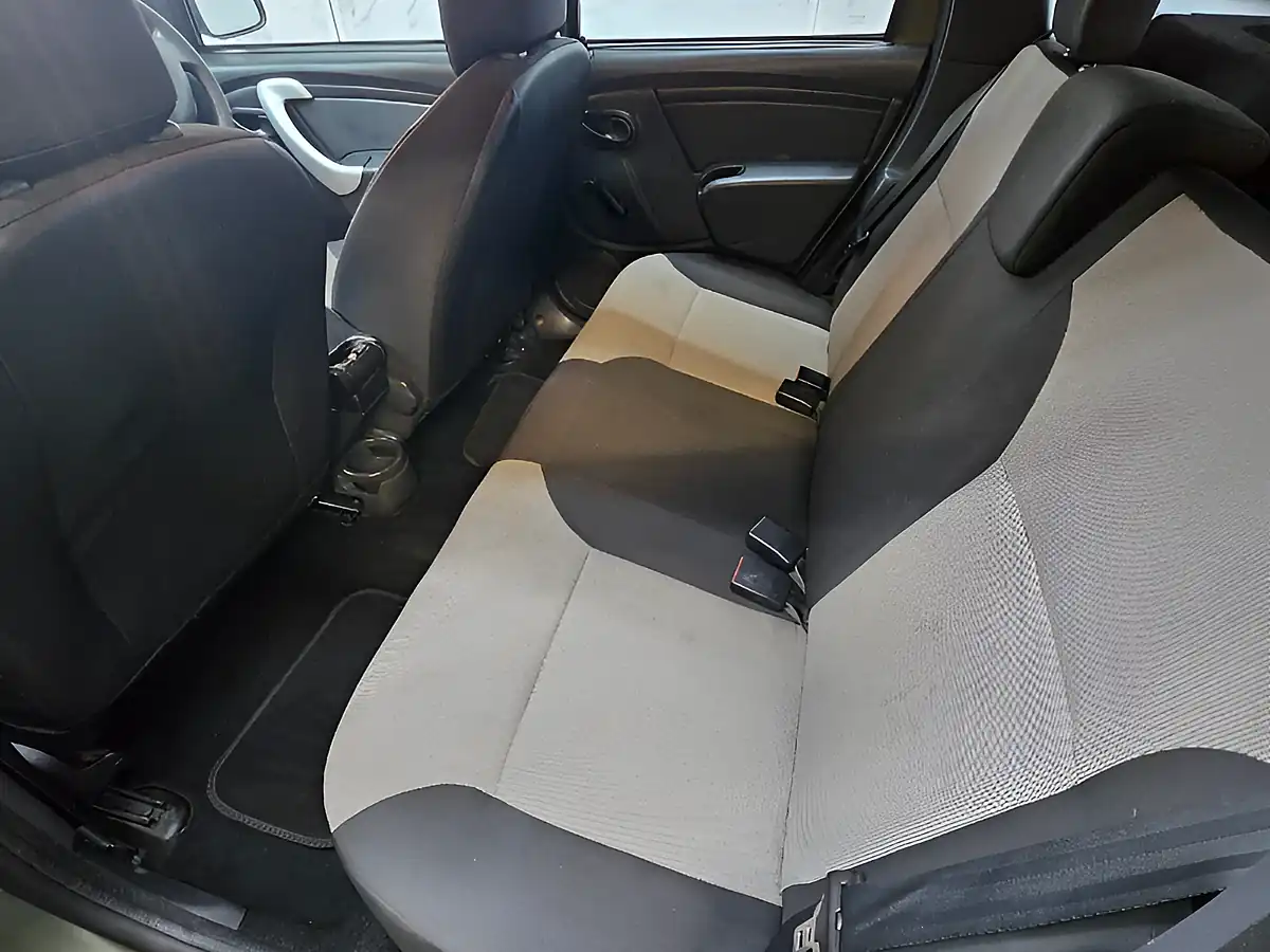 Used 2015 Dacia Duster Ambiance Green - Interior and Exterior details 15