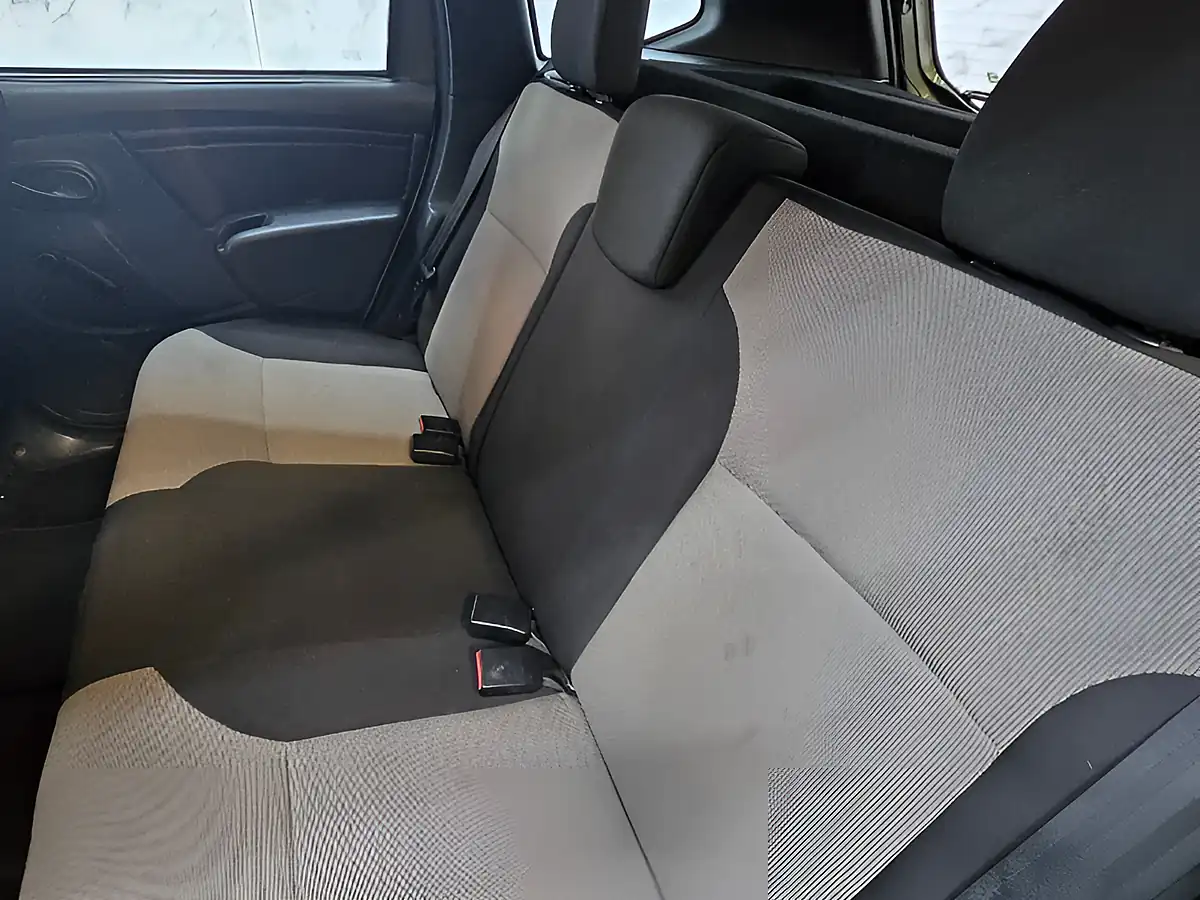 Used 2015 Dacia Duster Ambiance Green - Interior and Exterior details 16