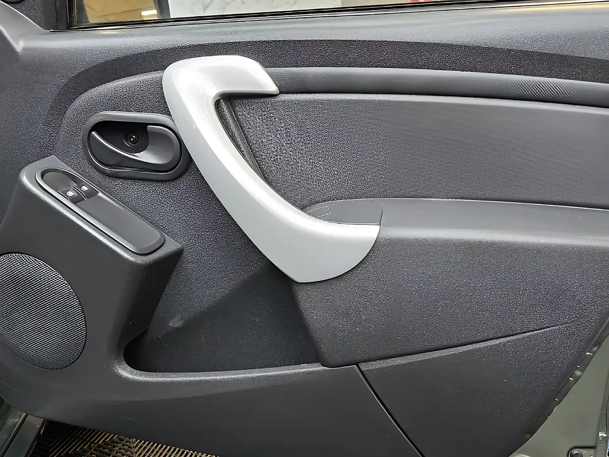 Used 2015 Dacia Duster Ambiance Green - Interior and Exterior details 18