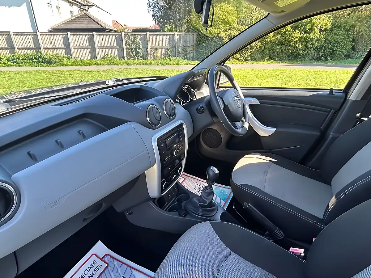 Used 2015 Dacia Duster Ambiance Pearl Black - Interior and Exterior details 19