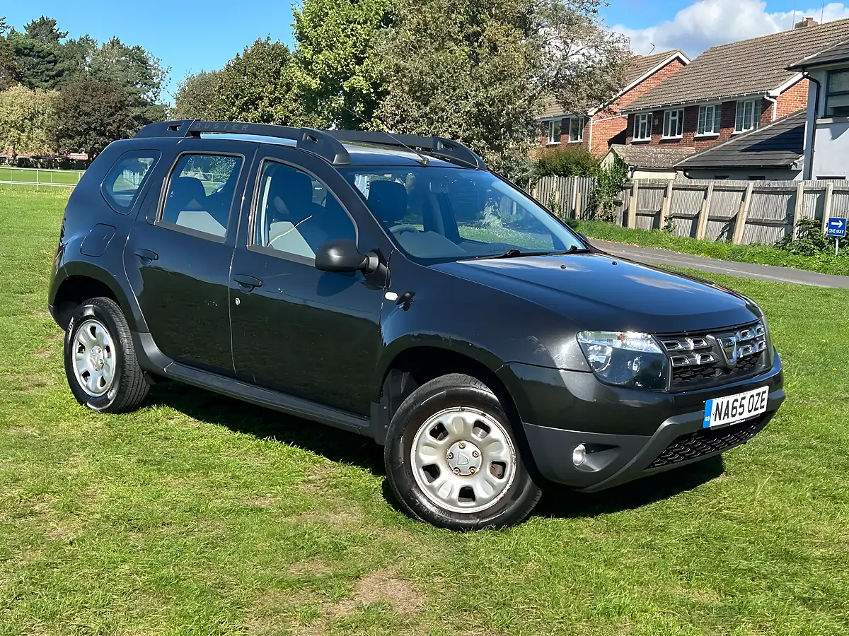 Used 2015 Dacia Duster Ambiance Pearl Black - Interior and Exterior details 3