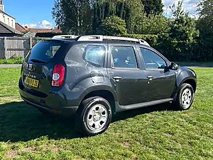 Used 2015 Dacia Duster Ambiance Pearl Black - Interior and Exterior details 5